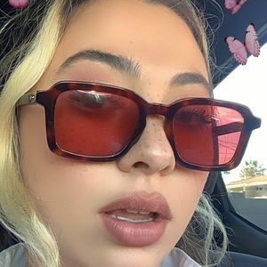 Meet your Posher, Gabriella